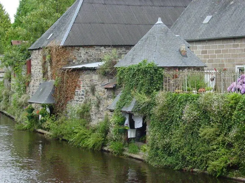 Les maisons au bord du Trieux à Pontrieux