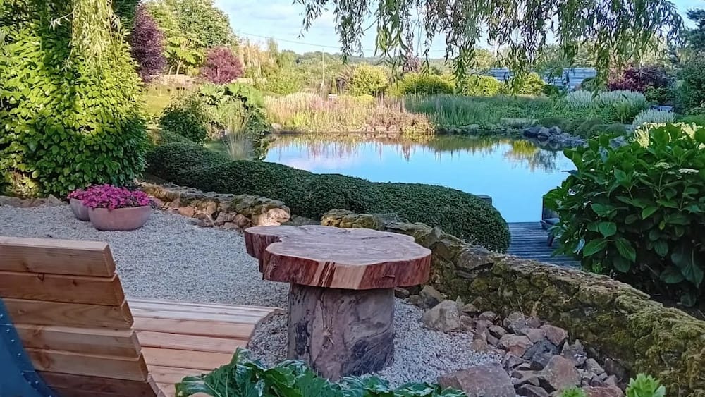 L'étang aux hirondelles et sa passerelle en bois