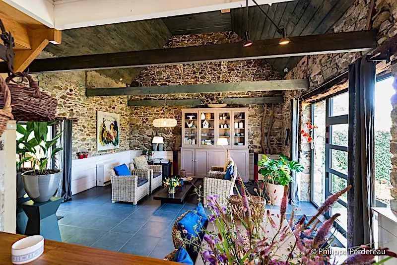 Le salon vu depuis la cuisine